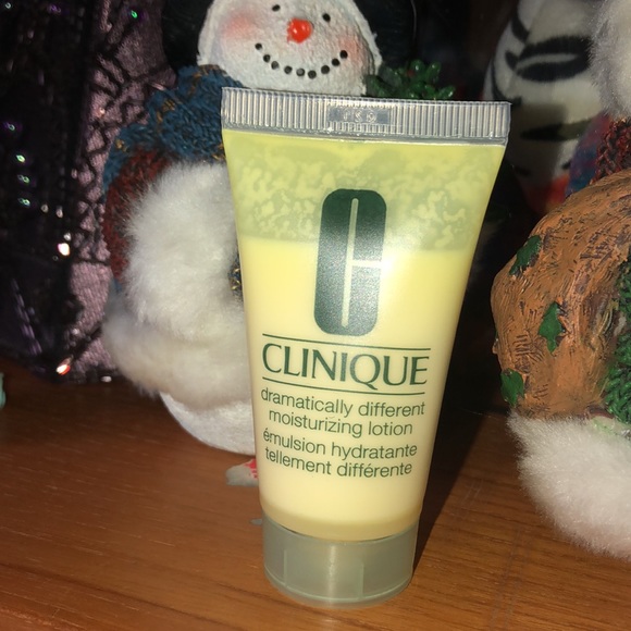 Clinique moisturizer cream free with purchase - Picture 5 of 6